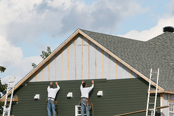 Professional Siding Contractor technician working in Twinsburg, OH